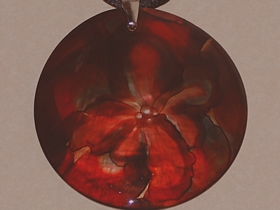 Red Round Flower Oyster Shell Pendant 